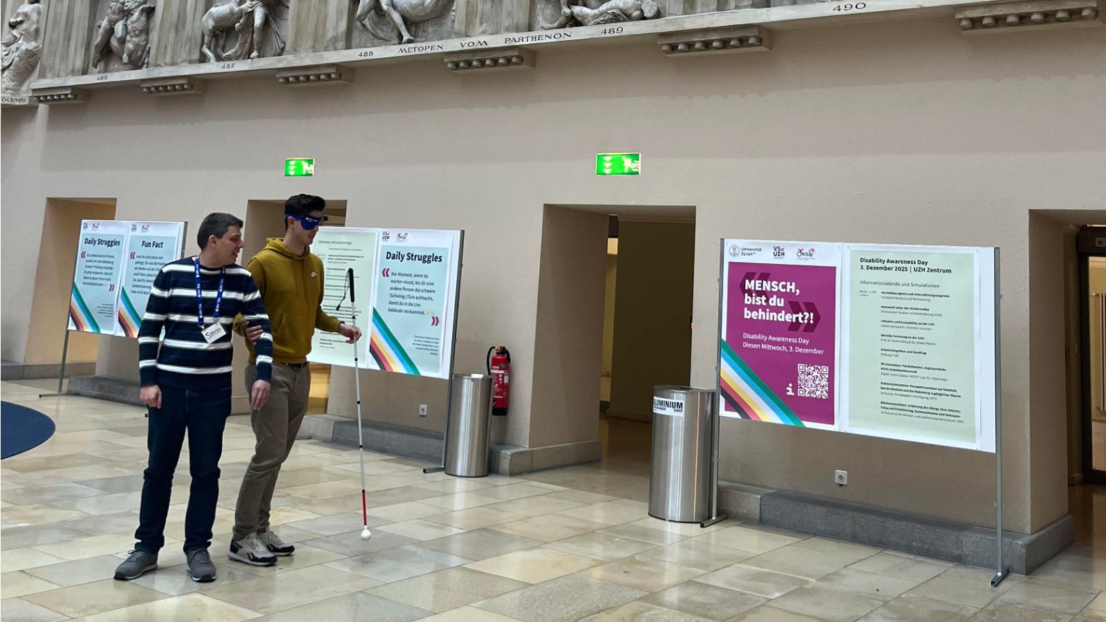 Der Schweizer Blinden- und Sehbehindertenverband (SBV) führte Angehörige der UZH für einmal blind durch das KOL.